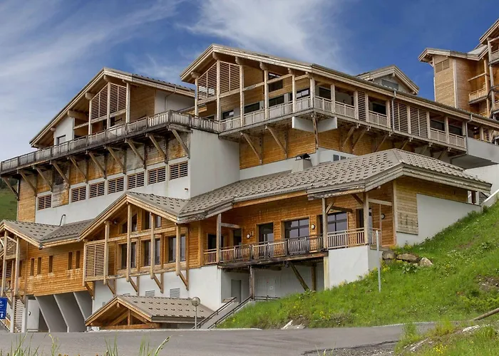 Aparthotel Dormio Les Portes Du Grand Massif 4*